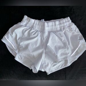 Lululemon hotty hot shorts 2.5